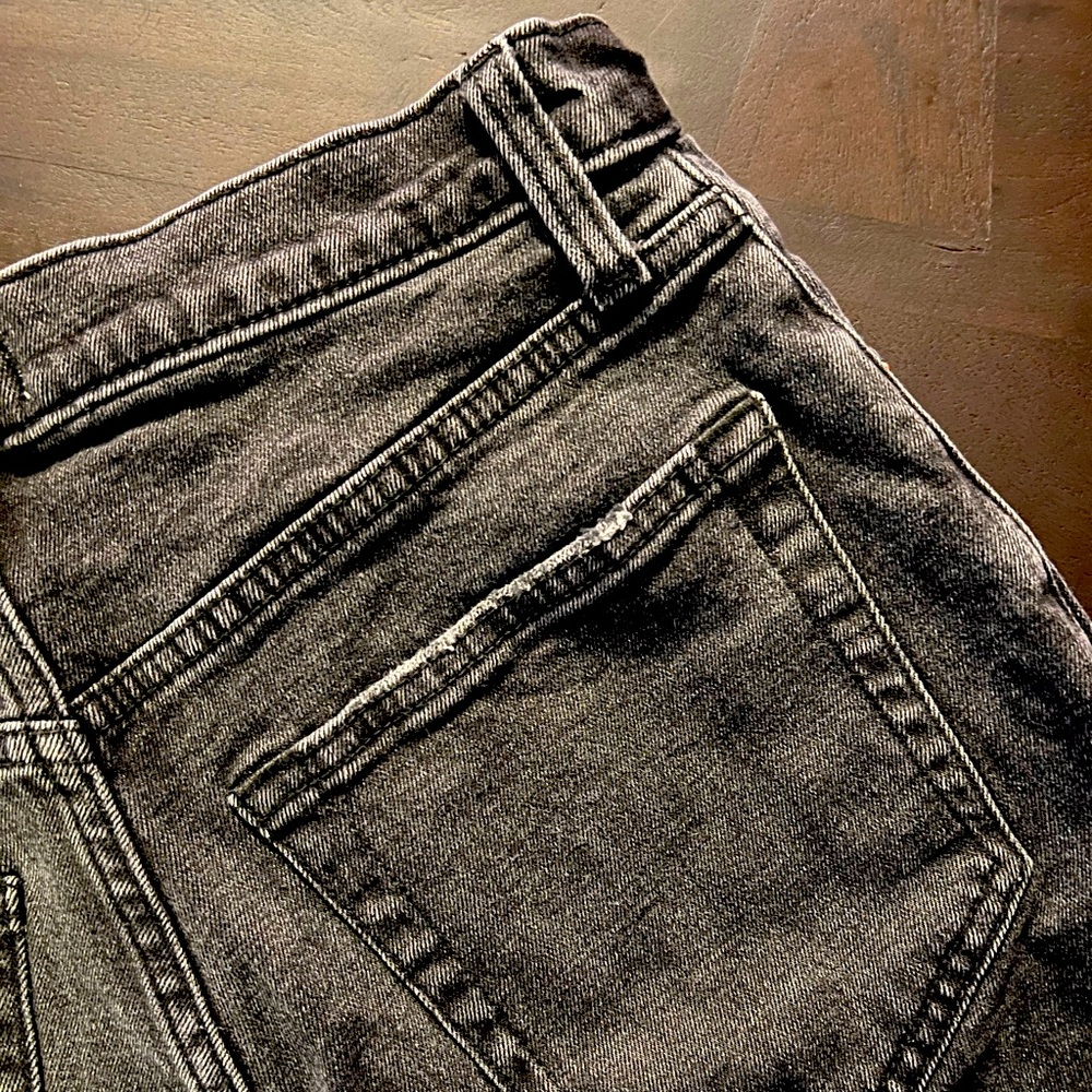 Abercrombie Women’s Curve Love Ultra High Rise Ankle Straight Jean (28XS)